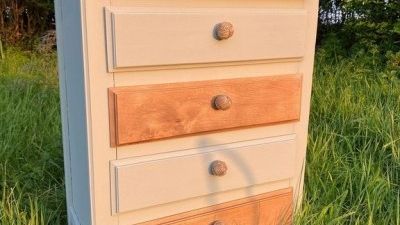 Holzmöbel einfach und sauber entlacken - So gelingt die Restaurierung