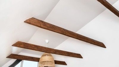 Holzbalken oder Stahlträger strahlen – worauf achten?
