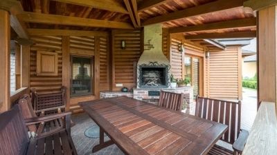 Terrasse richtig reinigen - welche Methode funktioniert wirklich?